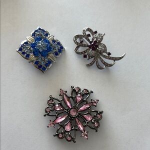 Elegant Blue and Pink Brooch Set